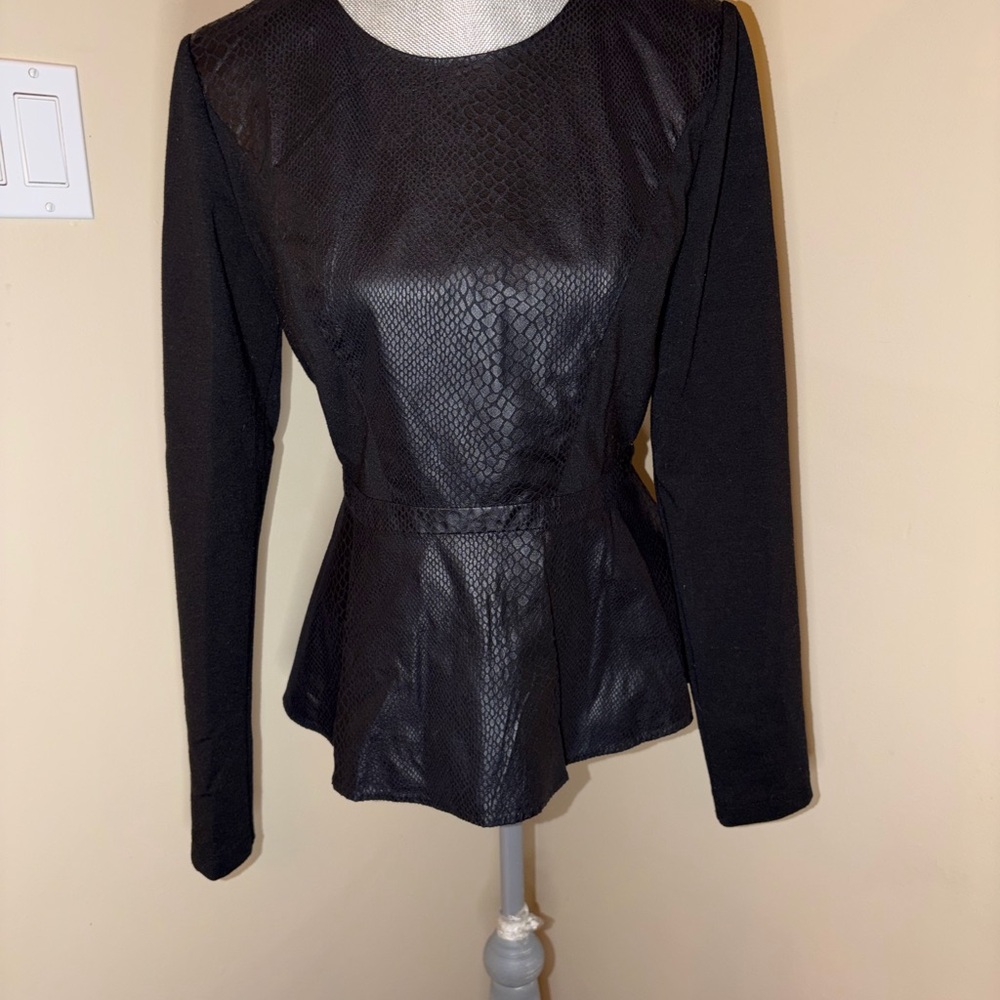 Guess Size Medium Black Textured Peplum Top with Hot Pink Zipper Detail